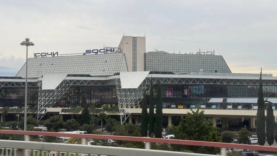 В аэропорту Сочи задерживаются рейсы.