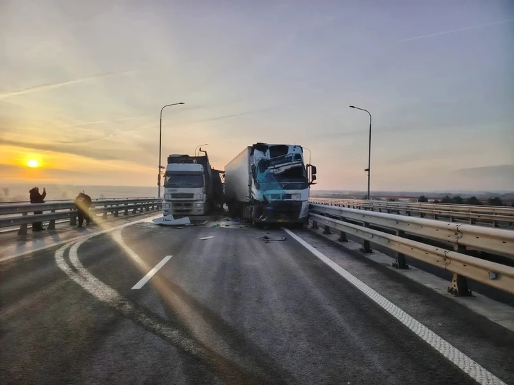 Массовое побоище машин на трассе М-12 под Муромом оказалось цепочкой из 4 ДТП