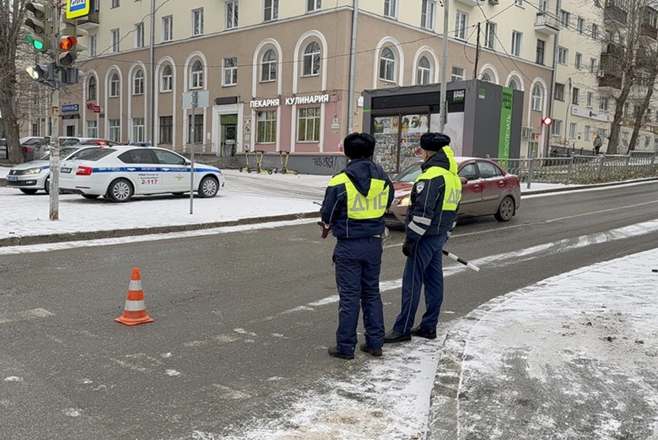 11-летнюю девочку сбили прямо на пешеходном переходе. Фото: отделение пропаганды Госавтоинспекции Екатеринбурга