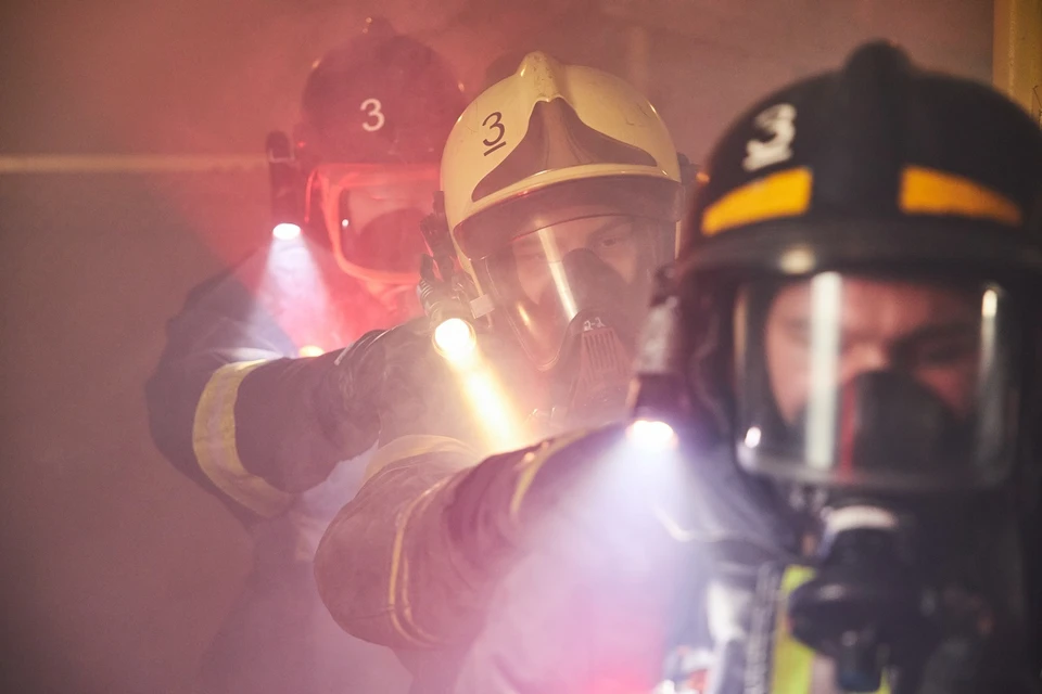 По предварительным данным, в пожаре никто не пострадал.