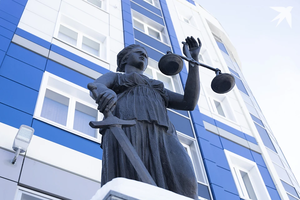 На имущество осужденного наложен арест в размере более 500 тысяч рублей. Суд приговорил руководителя к штрафу в 1 миллион рублей.