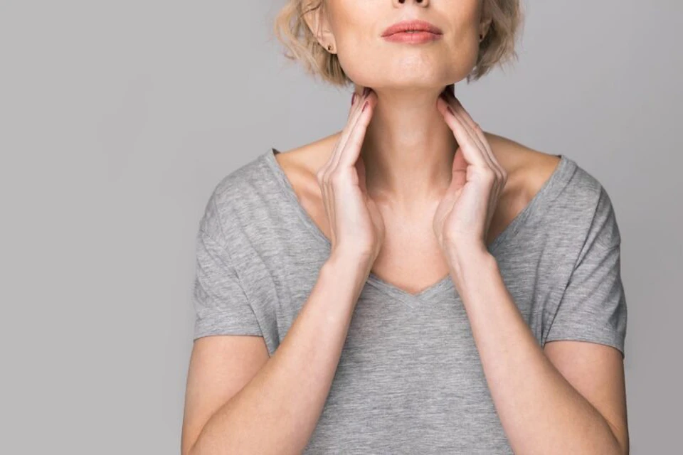 Сбои в работе щитовидки могут серьезно повлиять на самочувствие. Фото: Burdun Iliya / Shutterstock / Fotodom