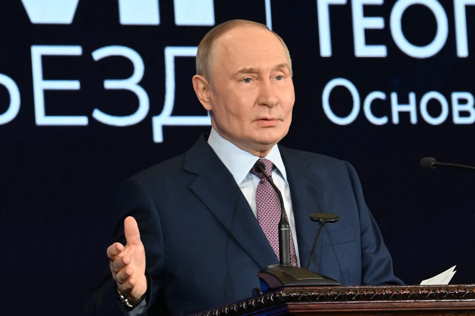 Путин подчеркнул важность поддержки авторитета учителей физкультуры.