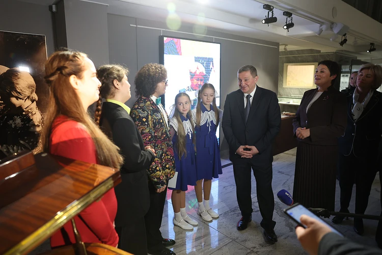 Сокровища нашей землячки: в Волгограде показали личные награды Александры Пахмутовой