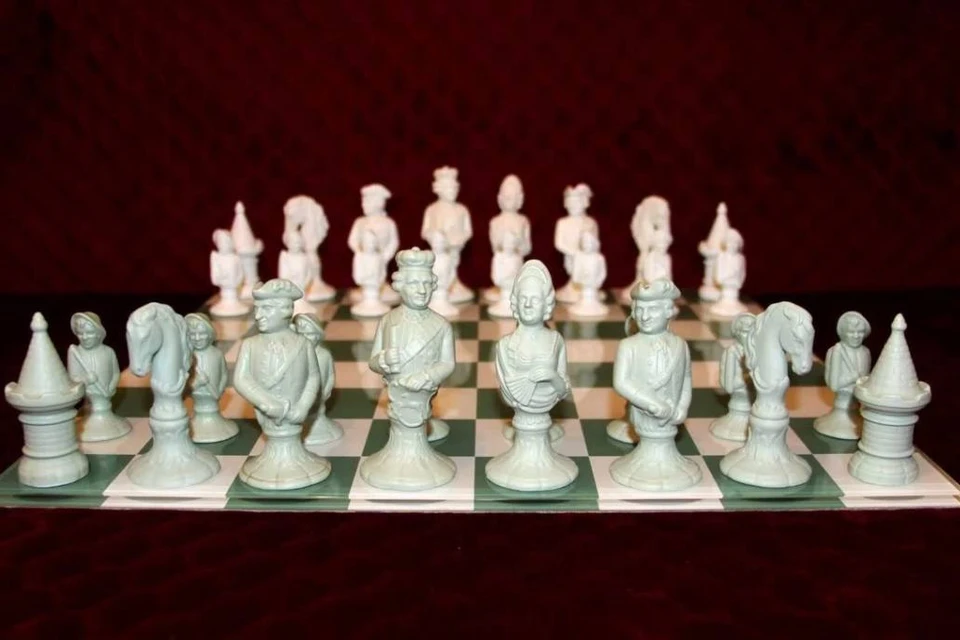 Эти шахматы являются антиквариатом. Фото: сайт объявлений.