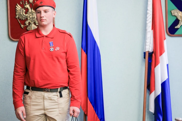 «Впервые узнал, как от страха сжимает горло»: мальчик из Приморья, спасший пять женщин от медведя, был готов принять удар на себя