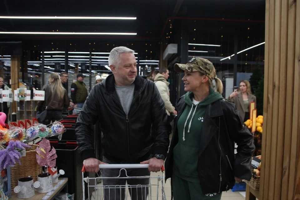 Российские звёзды кино и эстрады провели благотворительную акцию в Луганске