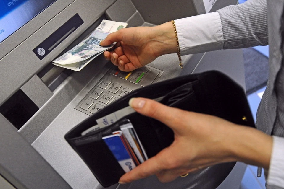 Если женщина в разводе и с ней живут дети, то в доход семьи включаются алименты. Фото: Архив Минтруда ДНР