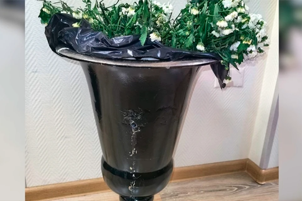 Взрывное устройство закамуфлировали под вазу с цветами. Фото: ЦОС ФСБ