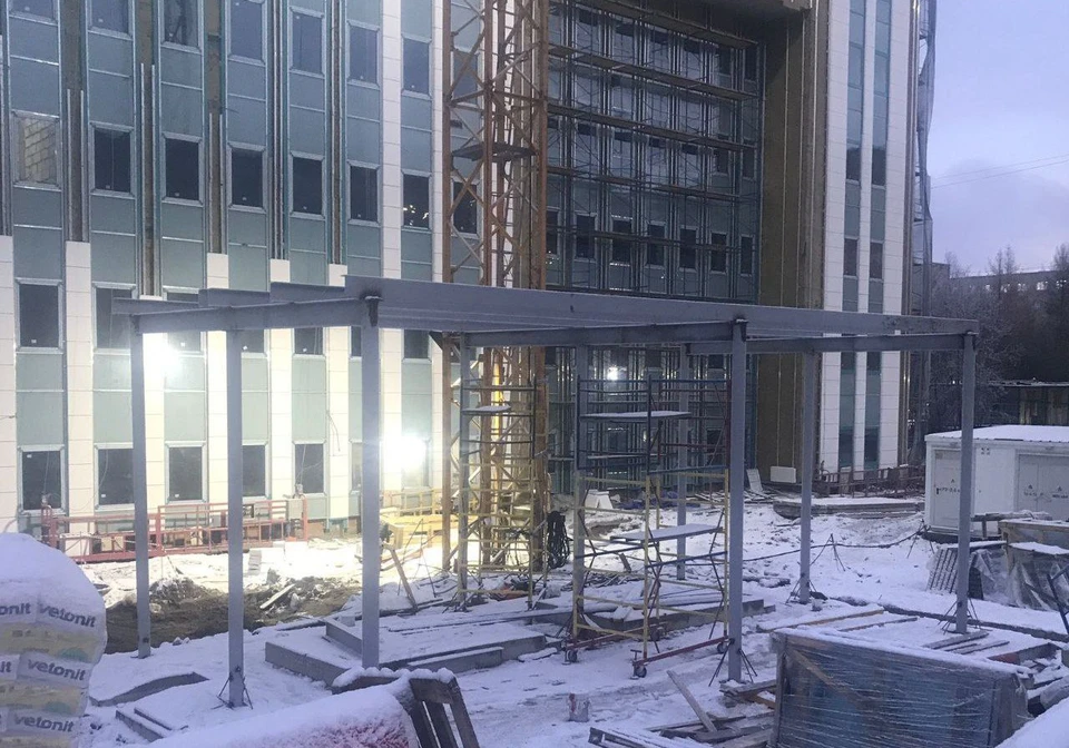 В Мурманске продолжают возводить новый хирургический корпус областного онкодиспансера. Фото: Министерство строительства Мурманской области