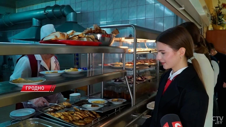 Шведский стол опробовали в белорусской школе вскоре после критики Александром Лукашенко системы питания детей. Фото: ctv.by