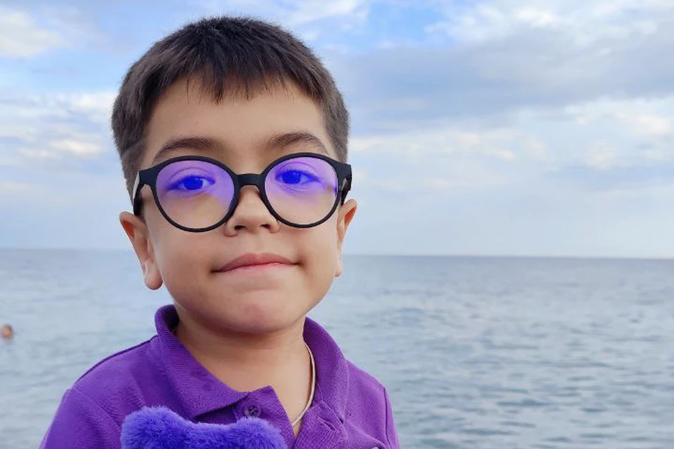 Пашина болезнь смертельная, но сегодня мальчику уже лучше. Он ходит в школу и хочет стать врачом. Фото: Архив семьи