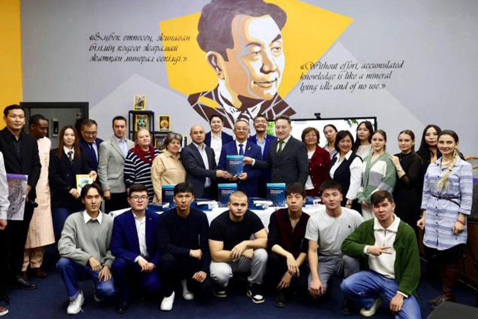 Представлено организаторами