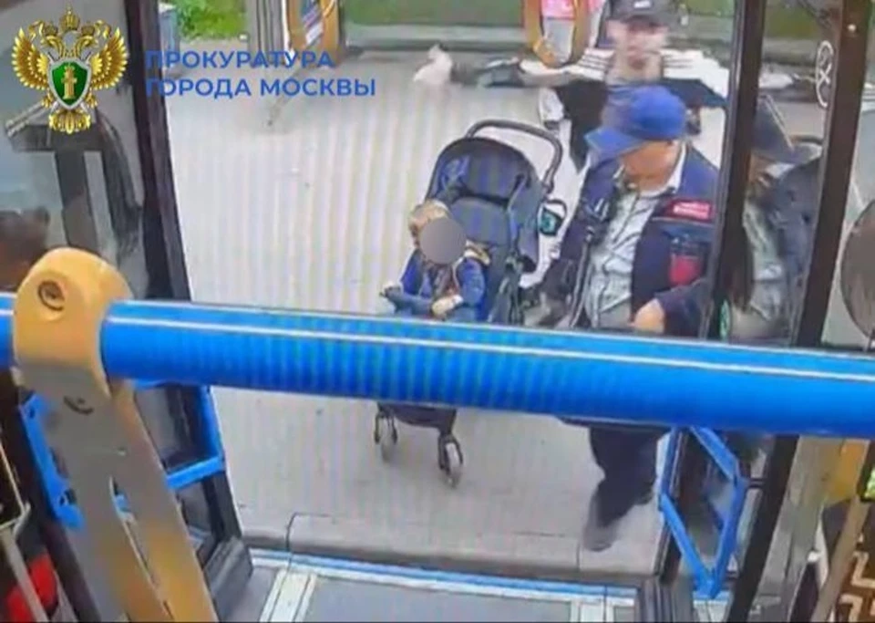 Мужчина ударил по голове контролера за нежелание оплачивать проезд в Москве