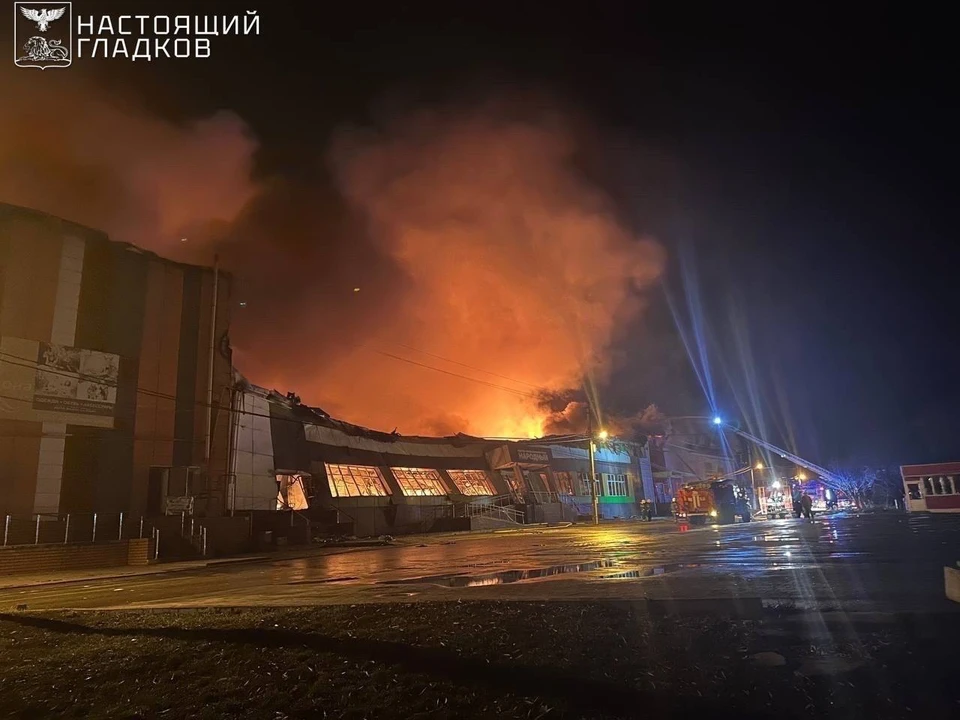 Полностью сгорели три коммерческих объекта