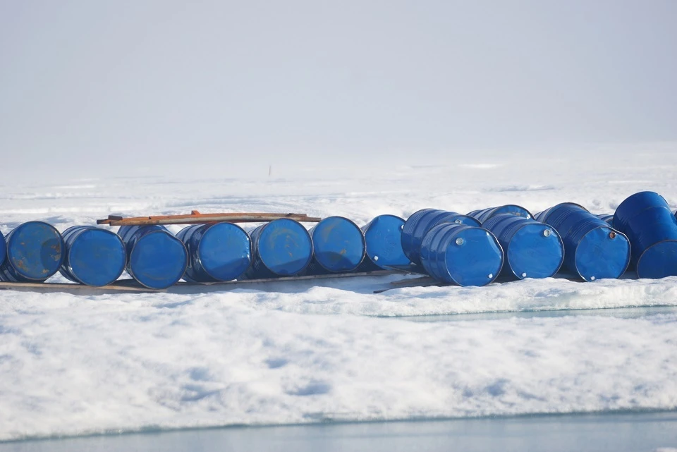 С улицы Искры в Кирове начали вывозить опасные отходы