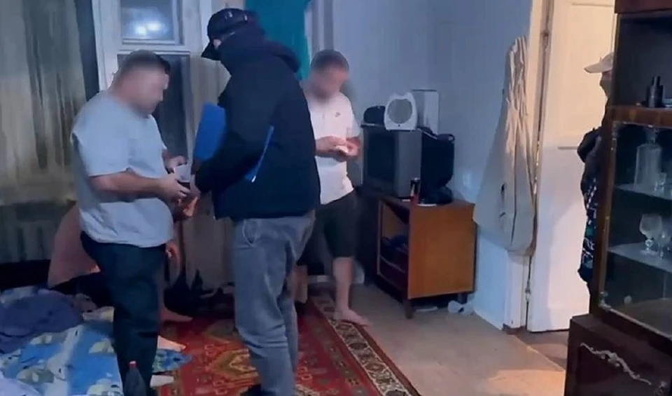 Обвиняемым может грозить максимальное наказание в виде 10 лет лишения свободы. Фото: кадр из видео УФСБ России по Крыму и Севастополю