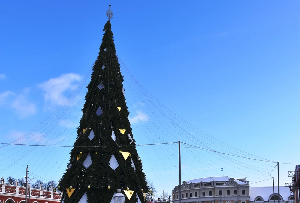 Калугу украшают к Новому году.