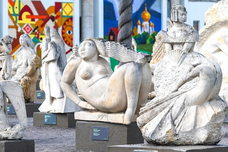 Начались масштабные работы по сохранению скульптур «Музеона» Фото: mos.ru