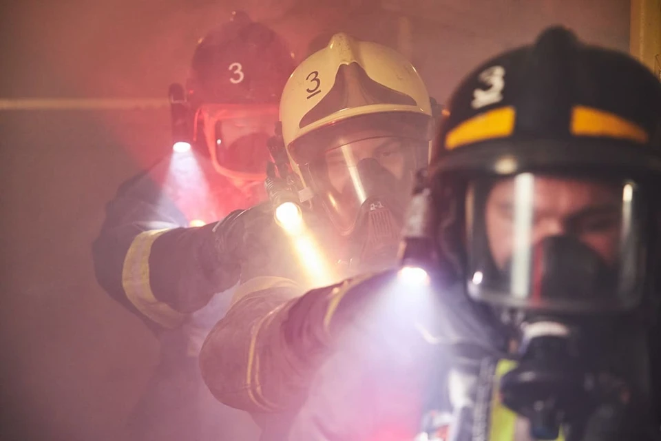 Для тушения пожаров было привлечено 20 единиц техники.