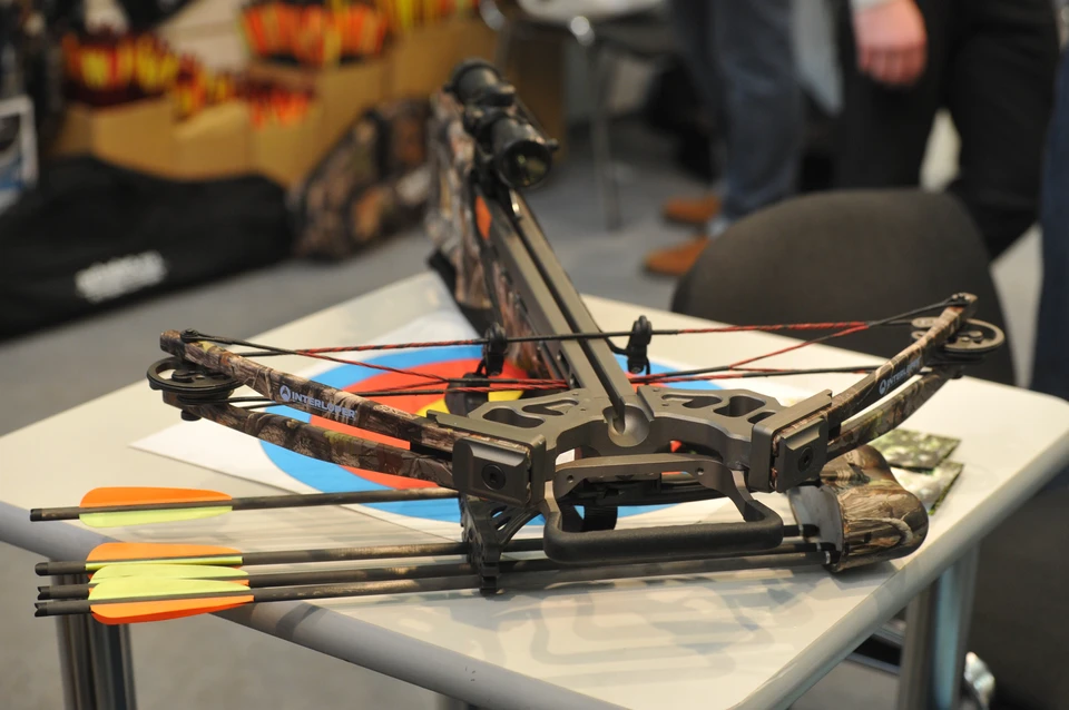 Арбалет - это боевое и спортивное метательное оружие.