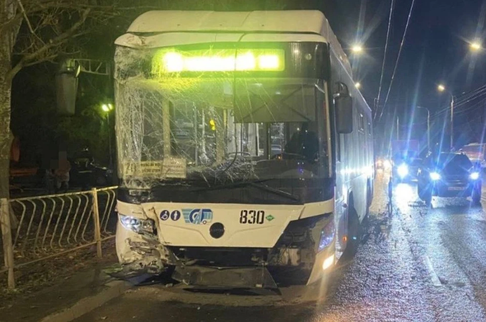 Полицейские разбираются в обстоятельствах этого ДТП