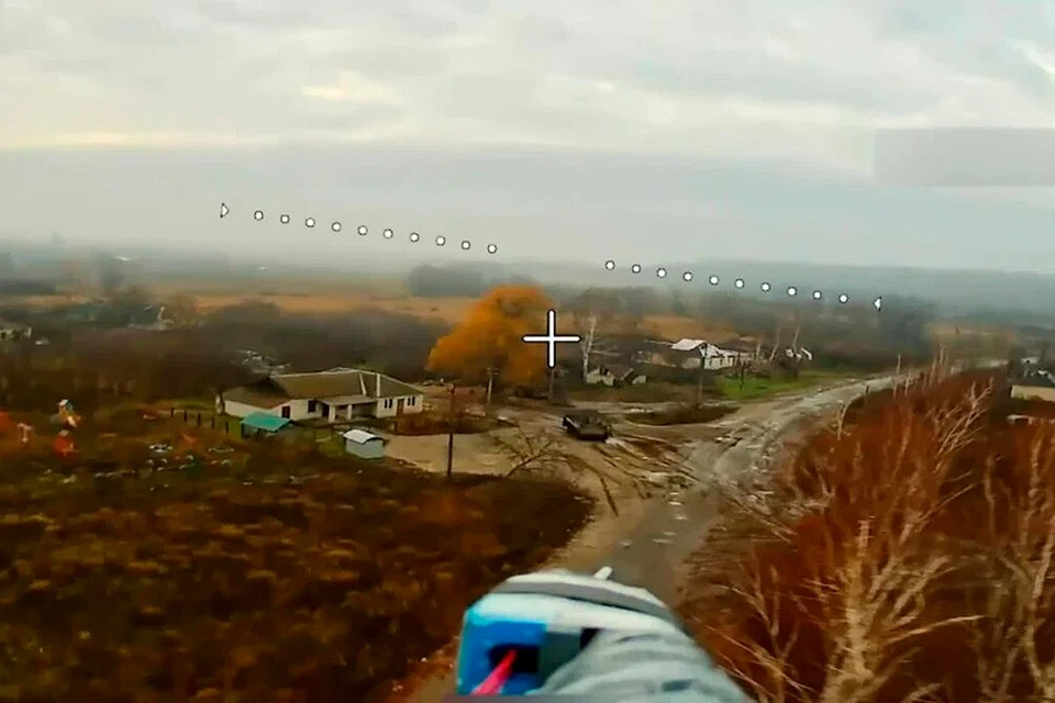 Минобороны России публикует кадры уничтожения американского бронетранспортера М113 ВСУ оператором FPV-дрона 68-й мотострелковой дивизии группировки войск «Запад»