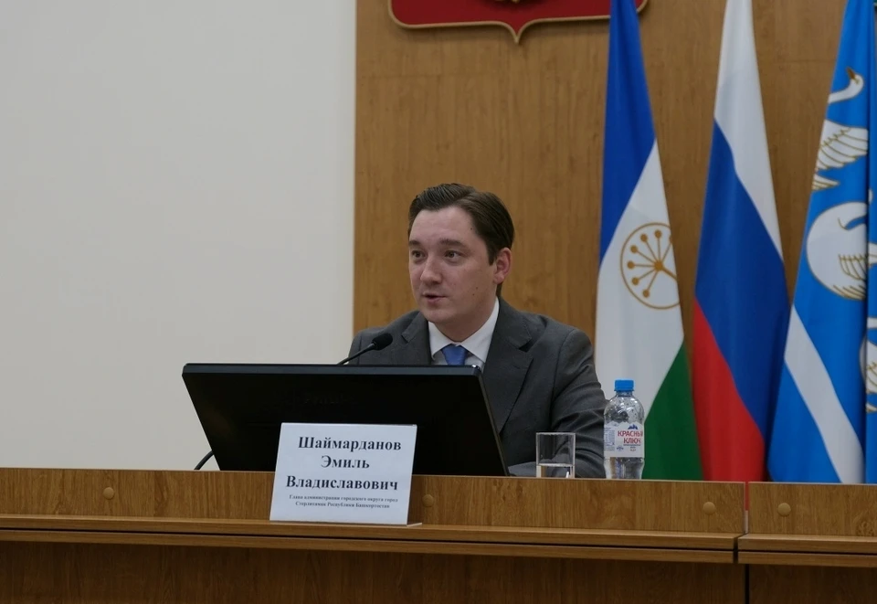 Мэр обратил внимание на подростков, которые портили информационные стенды. Фото: emil_shaymardanov.