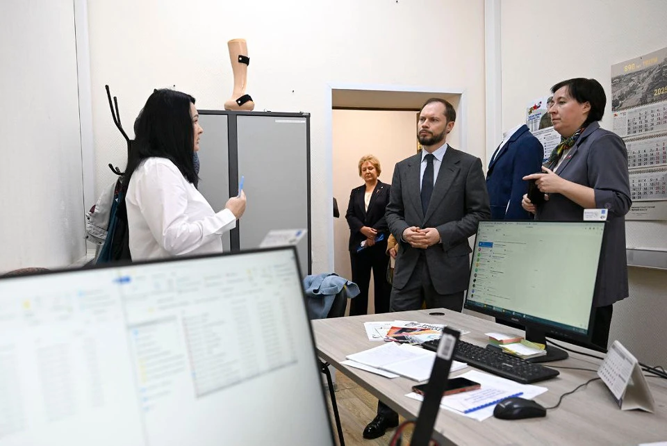 Новый глава региона в областном филиале "Защитников Отечества".