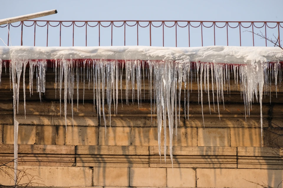 Как в песне: потому что на 24 тысяч кровель по статистике 350 штатных кровельщиков...