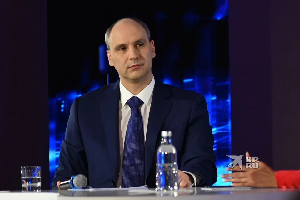 Проблему конфликтов между учителями и учениками обсудили во время прямой линии с губернатором Денисом Паслером