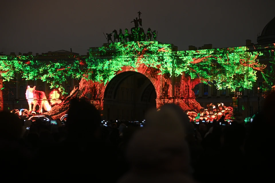 Так выглядело шоу в 2024 году. Оно было посвящено 225-летию Александра Пушкина.