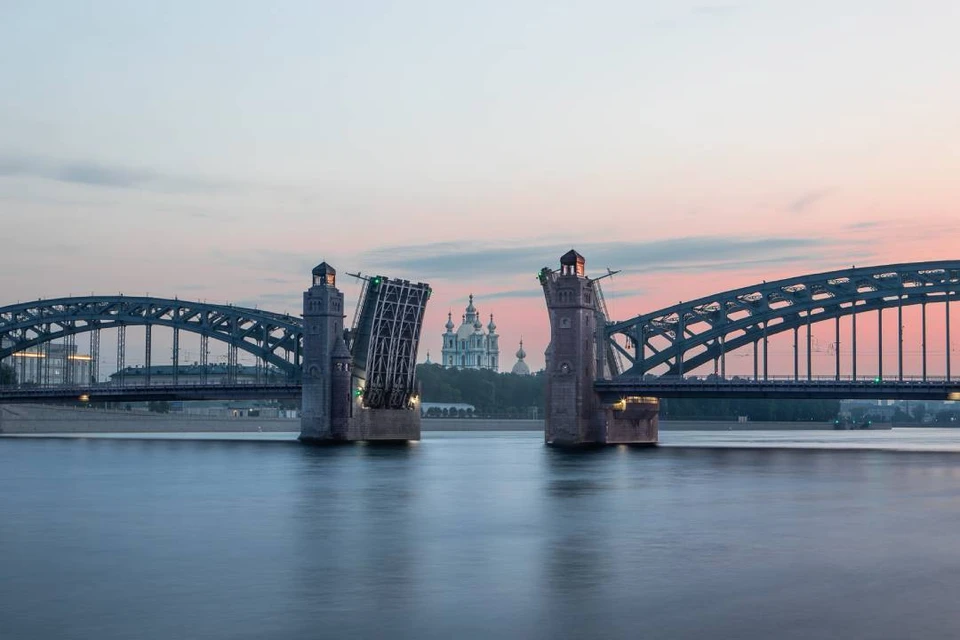 Мосты перестанут разводить с 1 декабря. Фото: Смольный