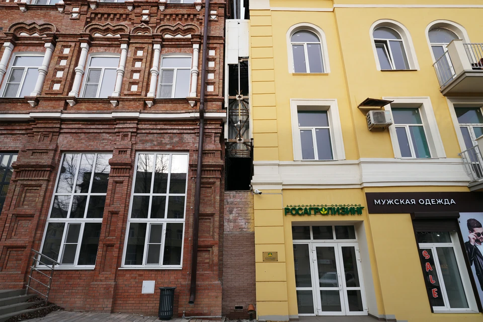 Отремонтированные фасады домов в историческом центре Мариуполя