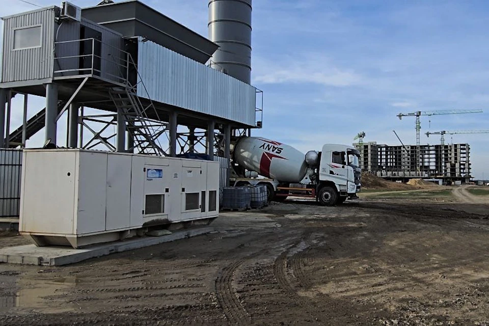 Новые заводы уже обеспечивают бетоном масштабное строительство Фото: минпромторг ХО