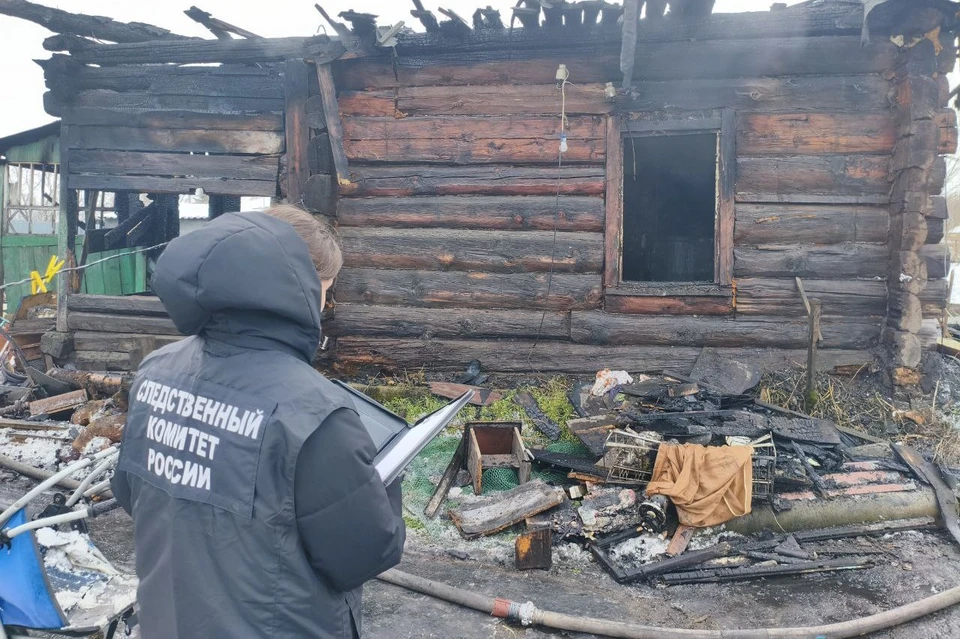 В доме остались без присмотра четверо несовершеннолетних ребятишек