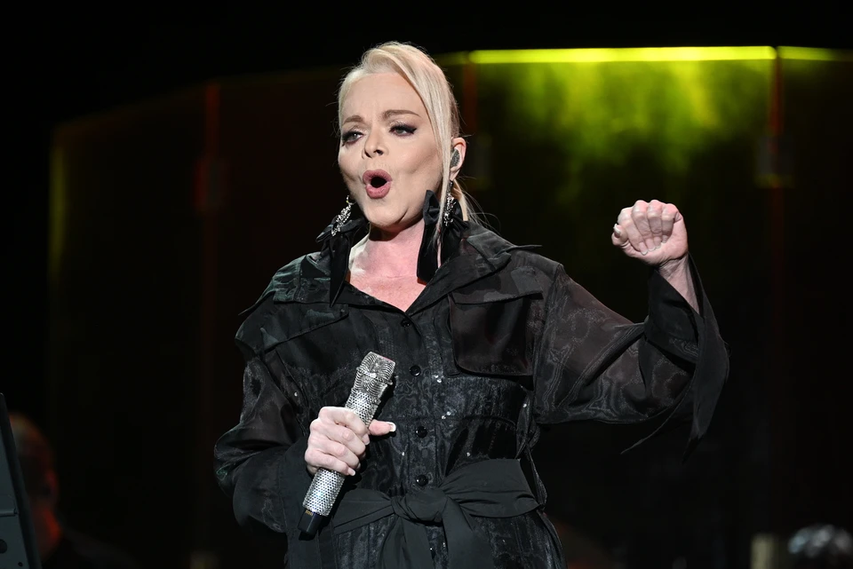 Лариса Долина во время выступления в Хабаровске. Фото: Константин Андреев/ТАСС