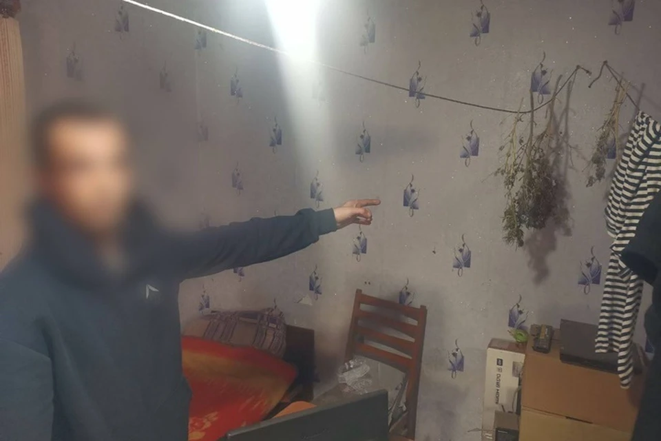 Мужчина в Токмакском округе хранил дома наркотики. Фото: ГУ МВД РФ по Запорожской области