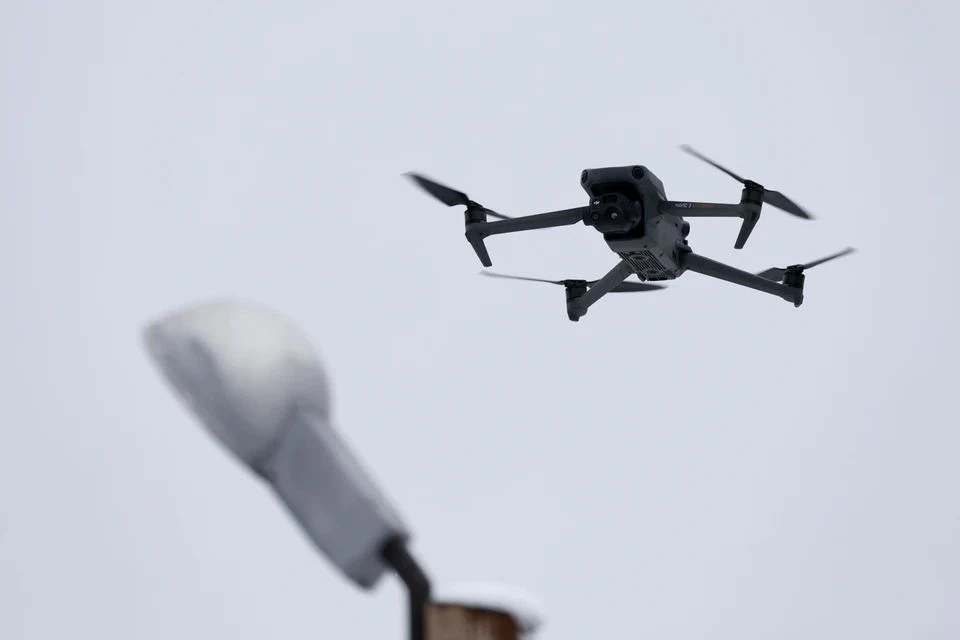 Обломки БПЛА упали в ряде районов Рязани, пожар на крыше высотки потушили