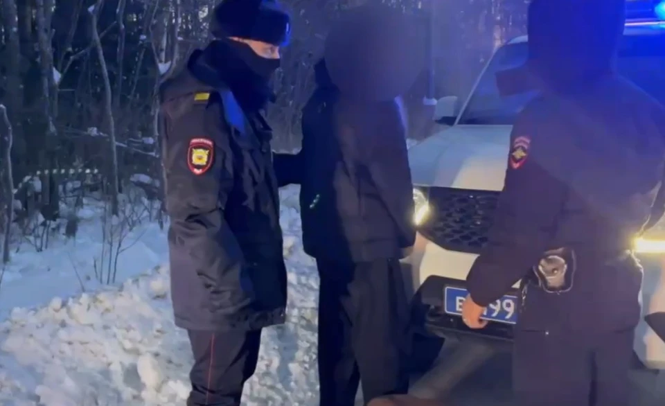 Парня задержали полицейские. Фото: ГУ МВД по ХМАО