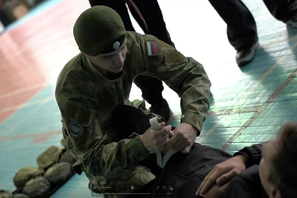 В ДНР прошел военно-патриотический форум «Зарница 2.0» ко Дню Героев Отечества. Фото: «Движение Первых» в ДНР