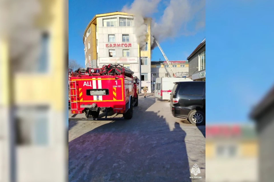 Пожар произошел в торговом центре в Улан-Удэ, есть пострадавшие.