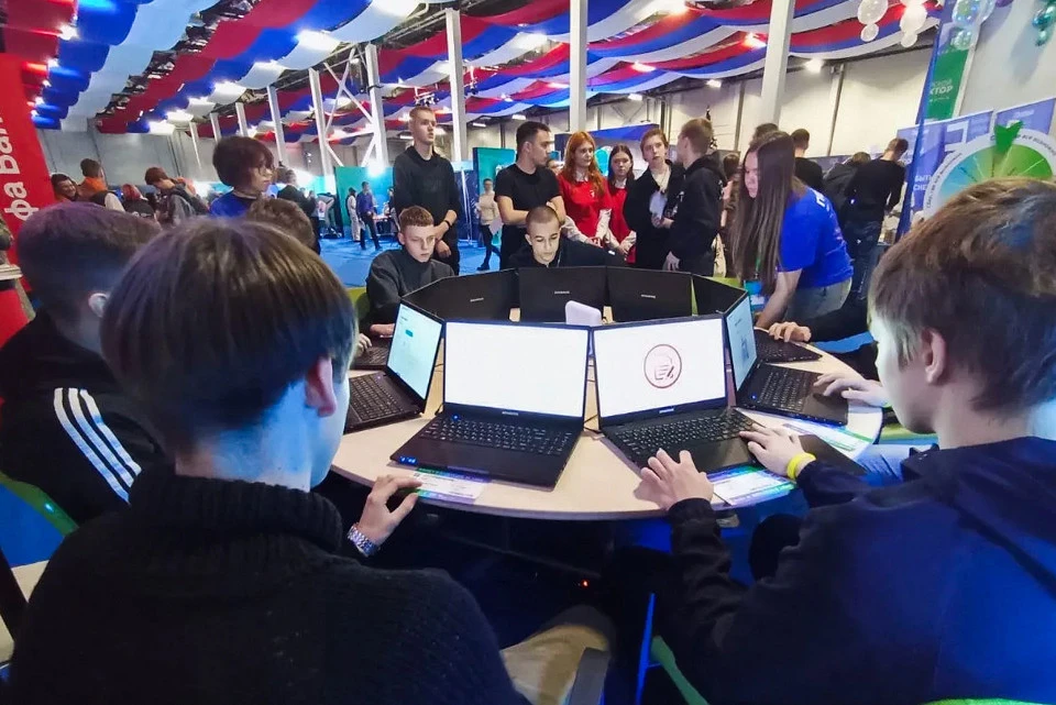 Частью фестиваля стали экспресс-уроки в сфере IT. Фото: предоставлено Минцифры Тверской области