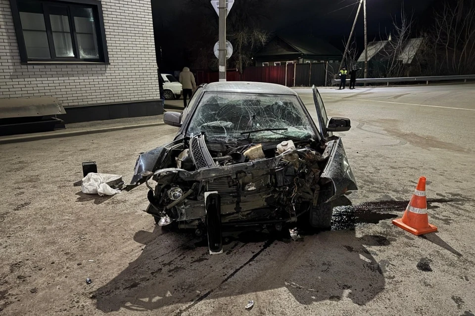 В результате ДТП два пассажира, 23-летний и 17-летний молодые люди, получили травмы и были госпитализированы. Фото: ГИБДД "Бузулукский"