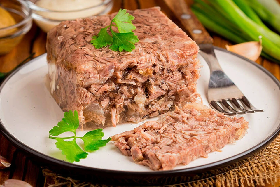 Диетолог назвала полезные альтернативы оливье и селедке под шубой на Новый год