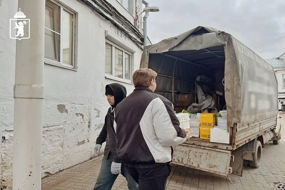 Макулатуру собирают круглый год.