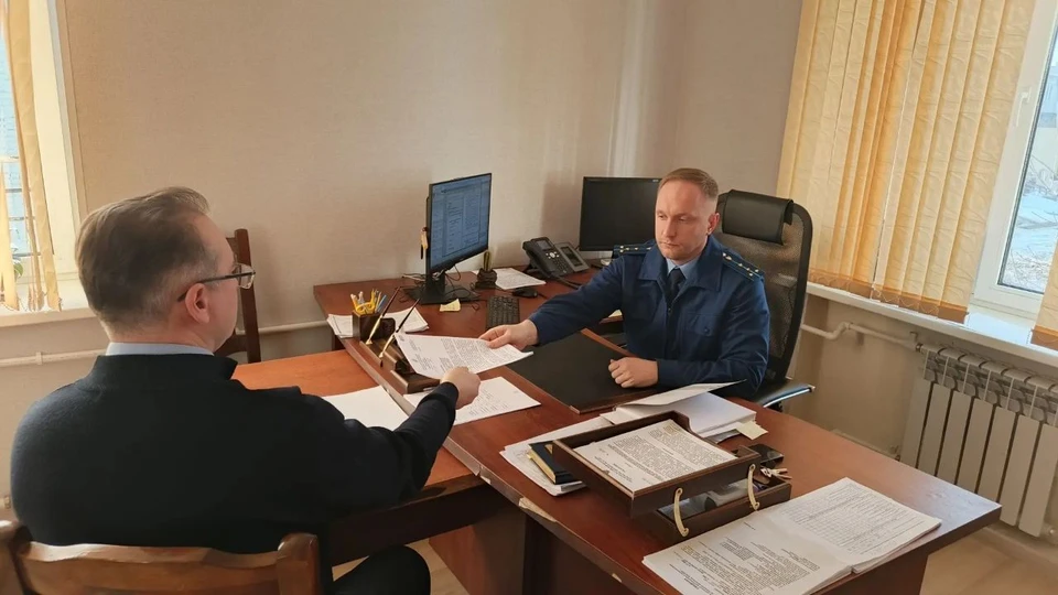 Прокурор внес в адрес главы администрации Липецкого округа представление. Фото пресс-службы прокуратуры Липецкой области.