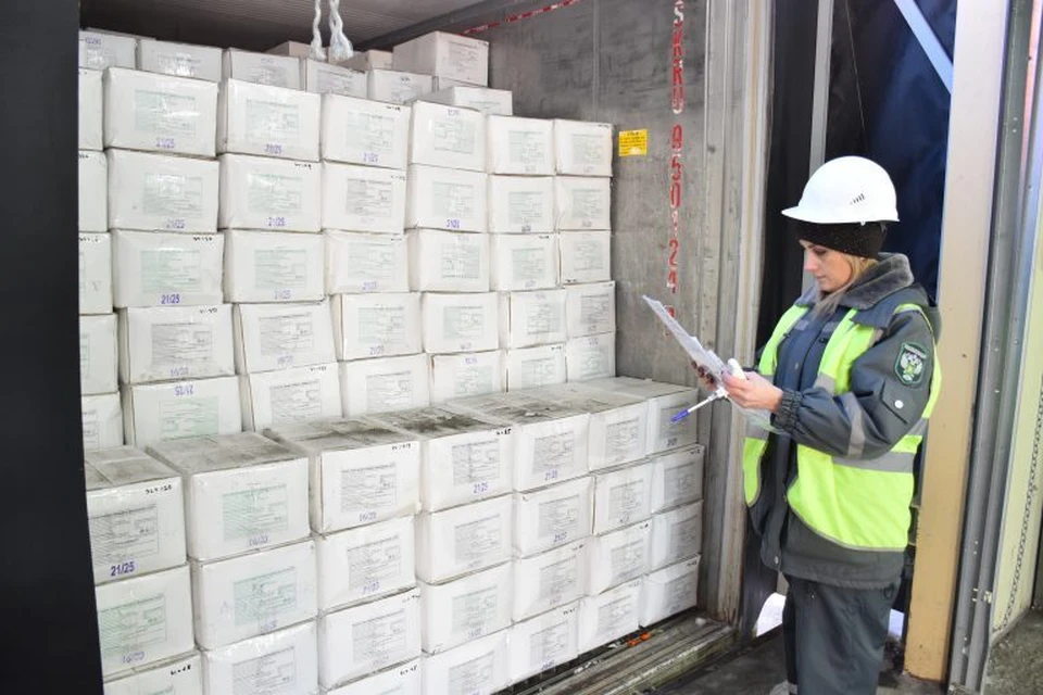 Движение продукции через границу остановлено