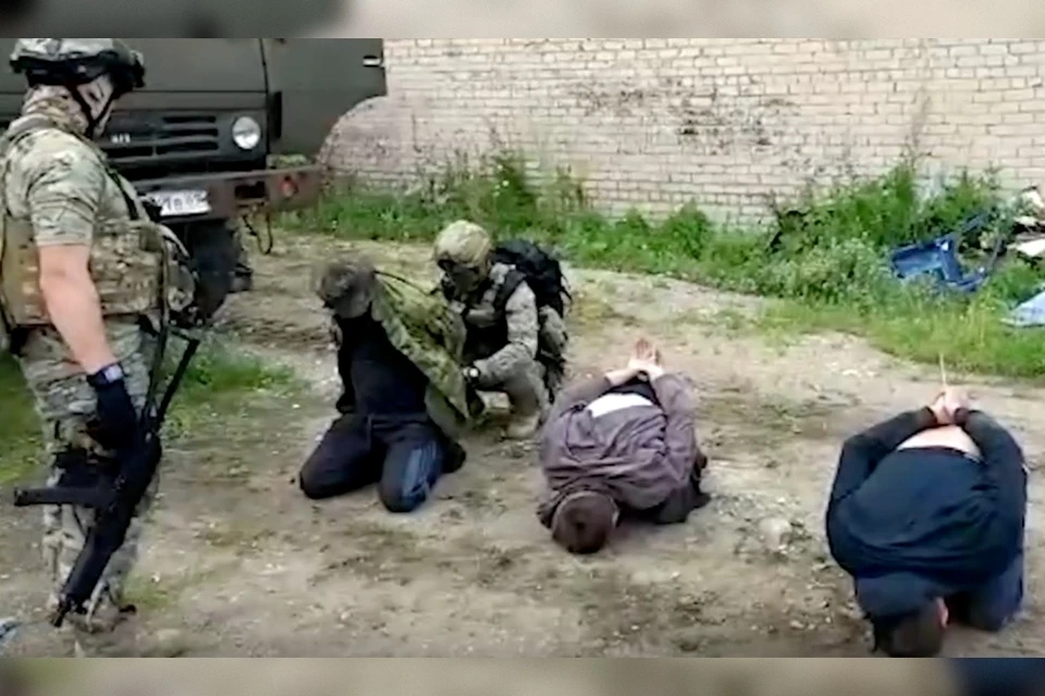 Участники преступного сообщества совершили 13 краж из вагонов. Фото: ФСБ России.
