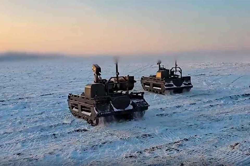 МО РФ: Штурмовые подразделения ВС РФ прикрывают роботы